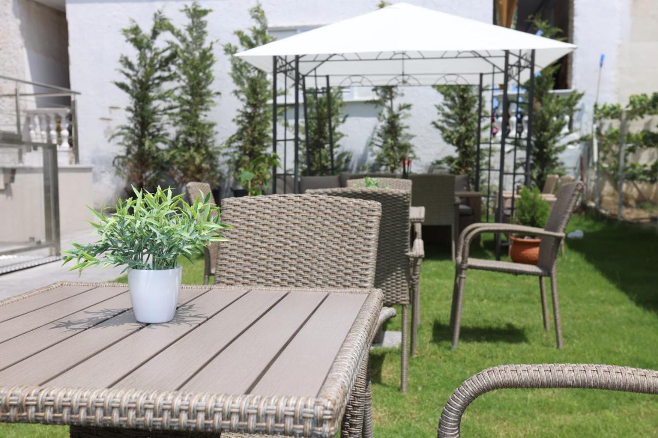 Cynthia Aparthotel Vrasná Exteriör bild