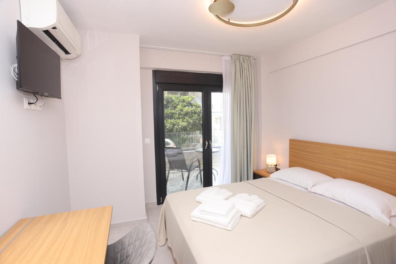 Cynthia Aparthotel Vrasná Exteriör bild