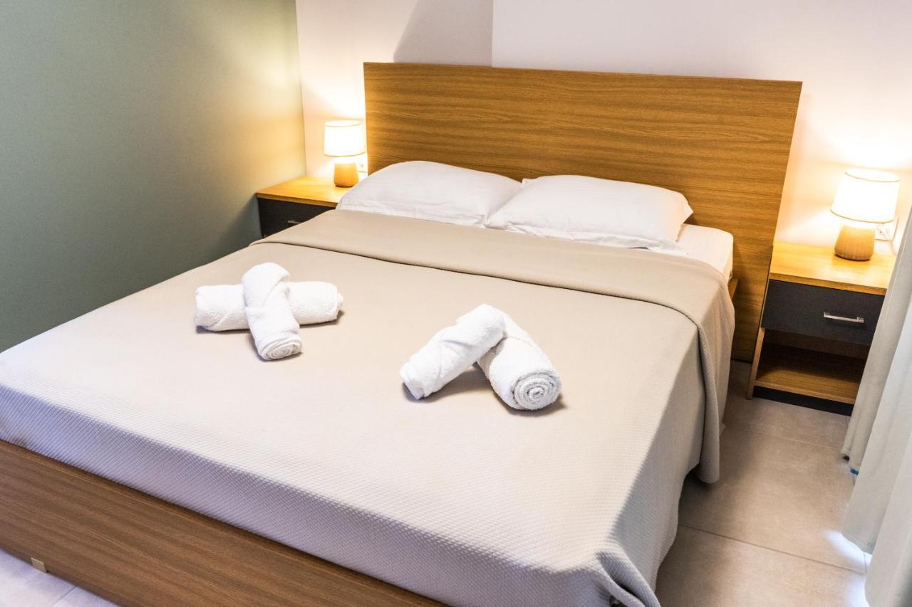 Cynthia Aparthotel Vrasná Exteriör bild