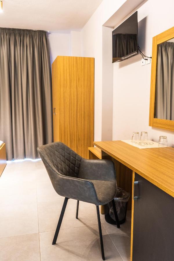 Cynthia Aparthotel Vrasná Exteriör bild