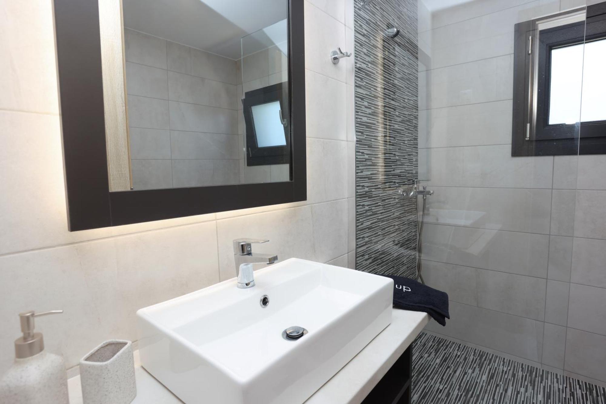 Cynthia Aparthotel Vrasná Rum bild